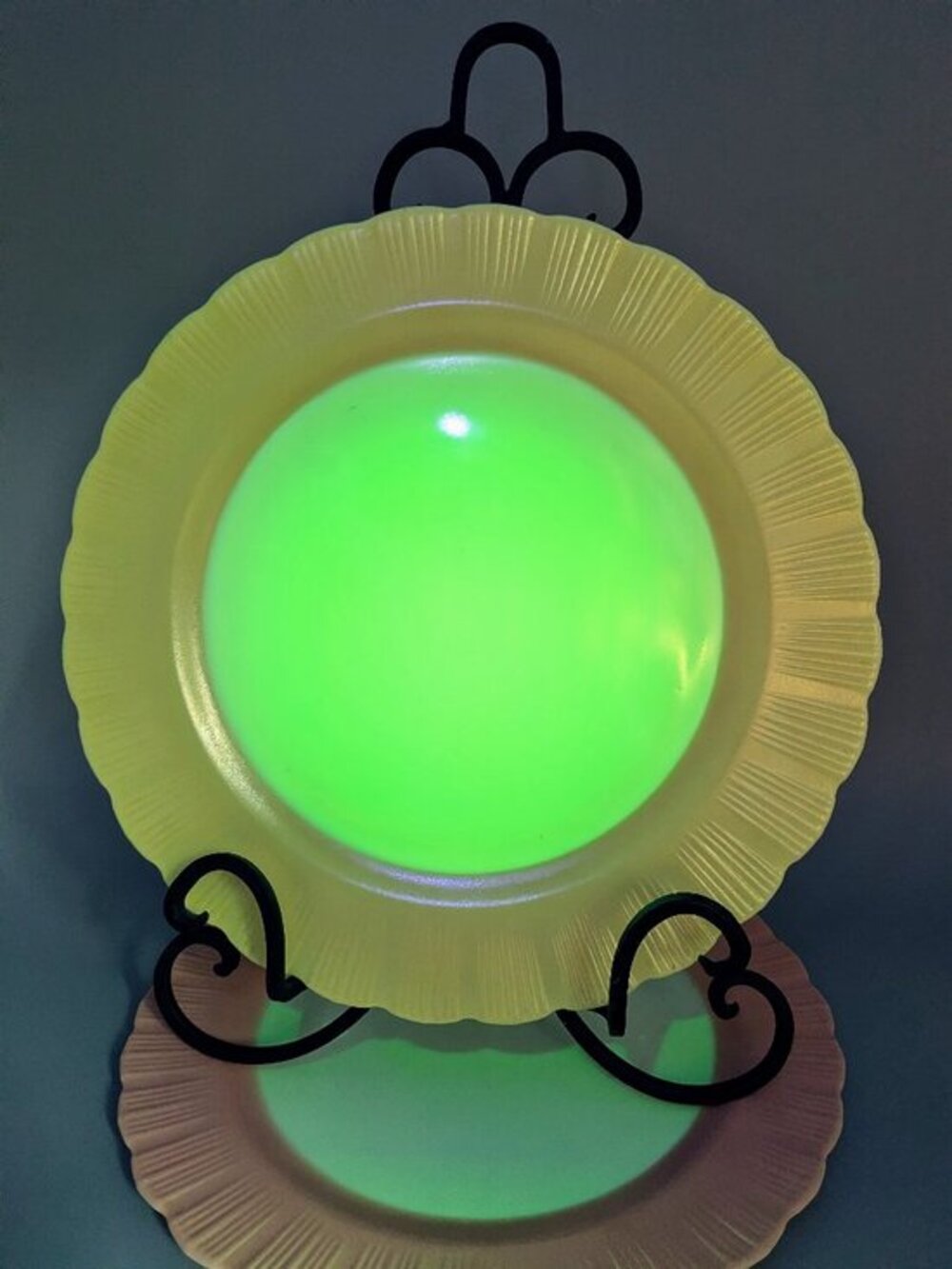 Vintage 1930s Macbeth Evans Cremax Uranium Glow 12" Serving Platters - Set of 2